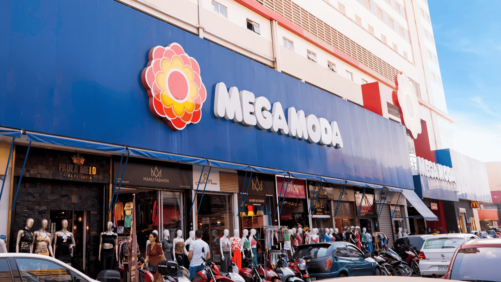Dia das Mães movimenta Mega Moda e cliente tem chance de ganhar R$10 mil em compras e programação especial